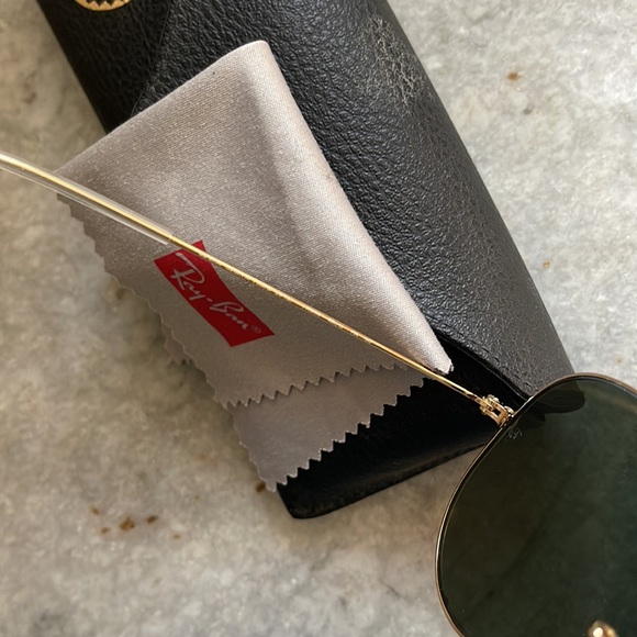 Ray-Ban Aviators - Picture 3 of 4